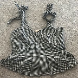 Supper cute crop top!!